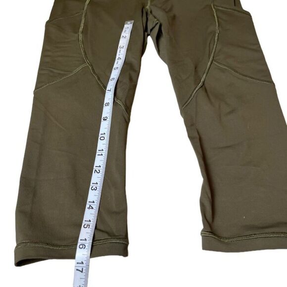Lululemon Outrun 17" Crop Military Green Size 6 - Picture 6 of 13